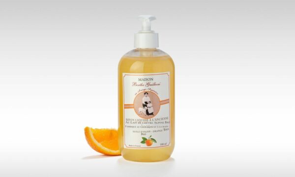 Savon liquide à l’ancienne au lait de chèvre alpine Huile d’olive bio – Orange bio 500ml