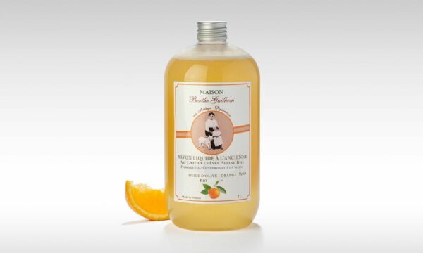 Savon liquide à l’ancienne au lait de chèvre alpine Huile d’olive bio – Orange bio 1 litre